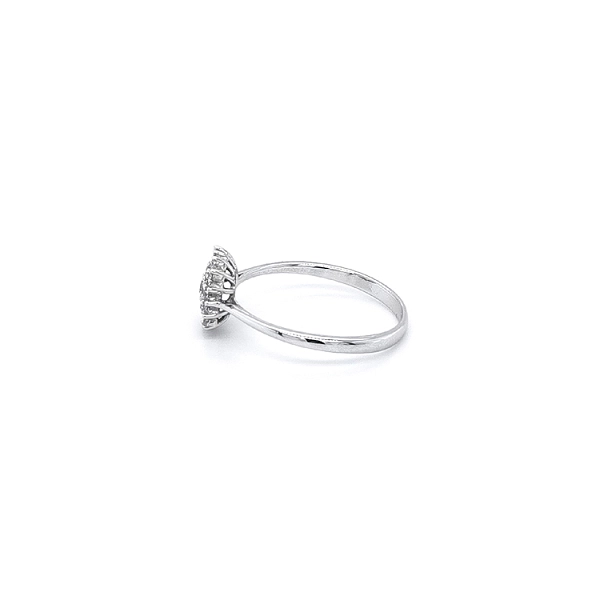 Nhẫn vàng trắng đính đá zircon trắng