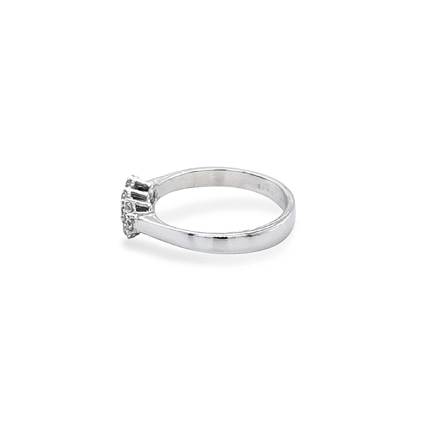 Nhẫn vàng đính đá zircon