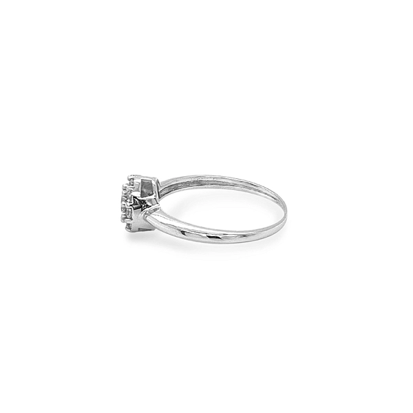 Nhẫn vàng đính đá zircon