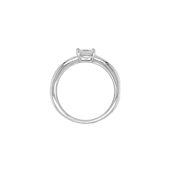 Nhẫn đính hôn bằng vàng với đá zircon