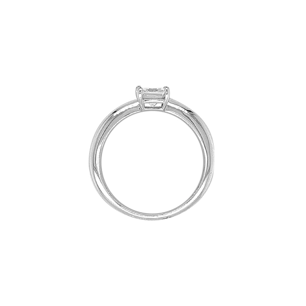 Nhẫn đính hôn bằng vàng với đá zircon