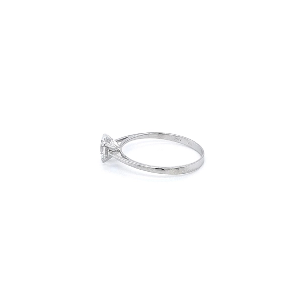 Nhẫn đính hôn bằng vàng trắng và zircon