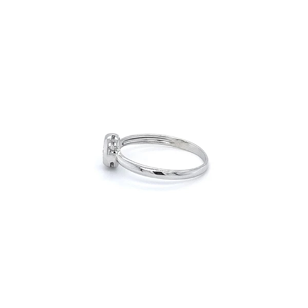 Nhẫn đính hôn bằng vàng trắng và zircon
