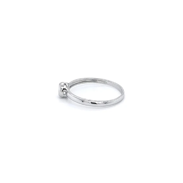 Nhẫn đính hôn bằng vàng trắng và zircon