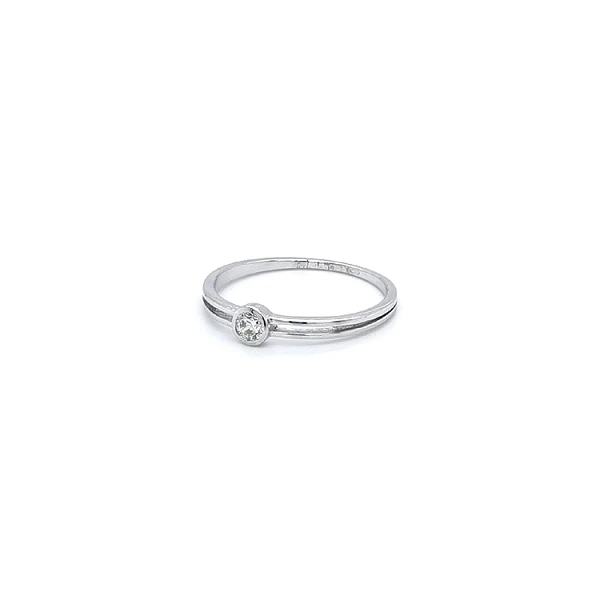 Nhẫn đính hôn bằng vàng trắng và zircon
