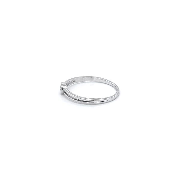 Nhẫn đính hôn bằng vàng trắng và zircon