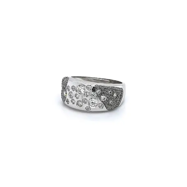 Nhẫn vàng trắng đính đá zircon trắng