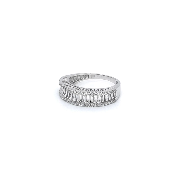 Nhẫn vàng trắng đính đá zircon trắng