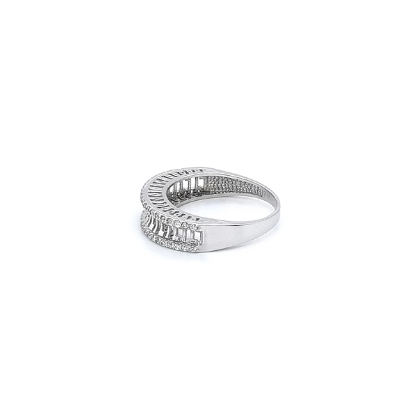Nhẫn vàng trắng đính đá zircon trắng