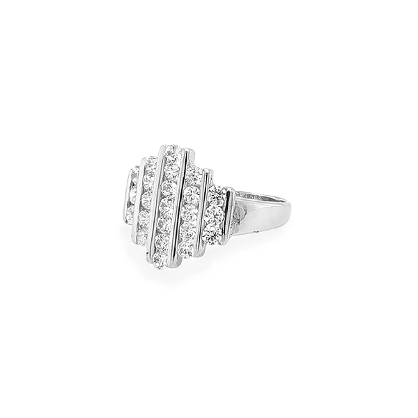 Nhẫn vàng đính đá zircon