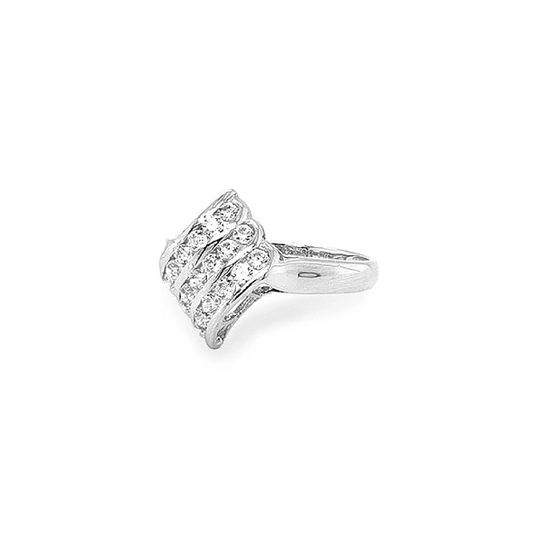 Nhẫn vàng đính đá zircon