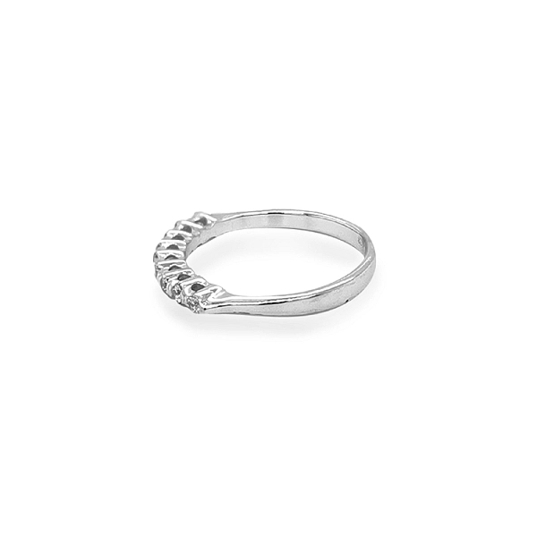 Nhẫn vàng đính đá zircon