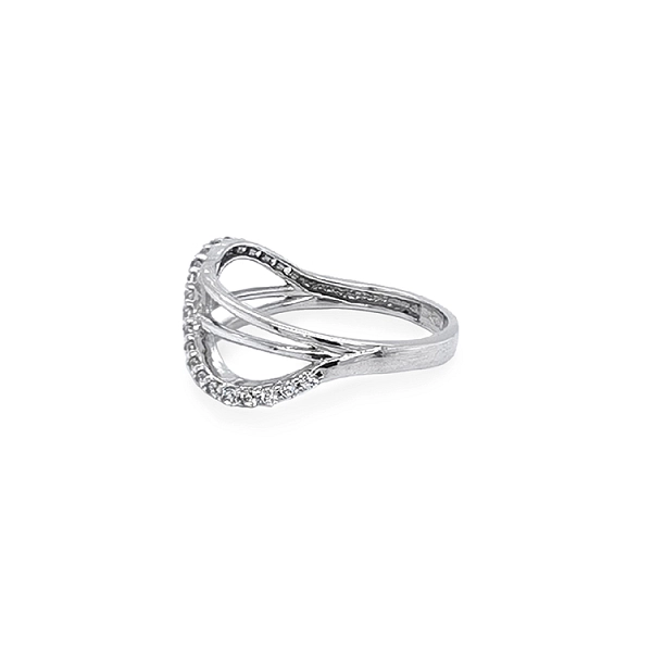 Nhẫn vàng đính đá zircon