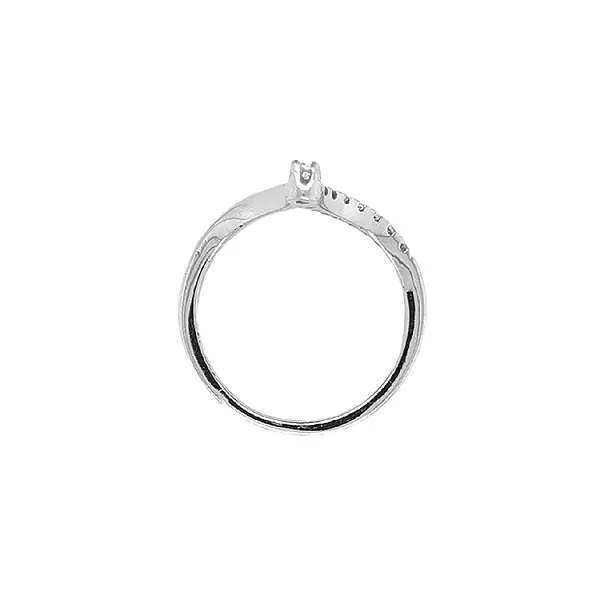 Nhẫn vàng đính đá zircon