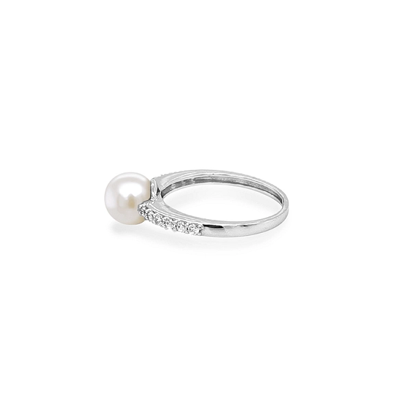 Nhẫn vàng đính ngọc trai và đá zircon