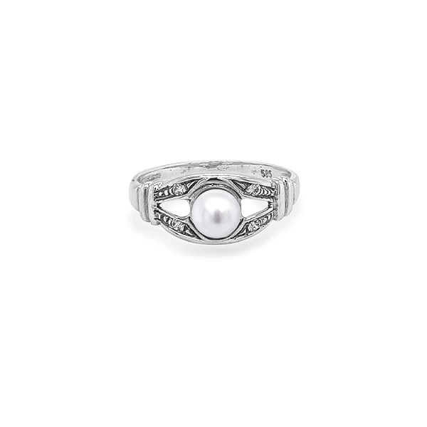 Nhẫn vàng đính ngọc trai và đá zircon
