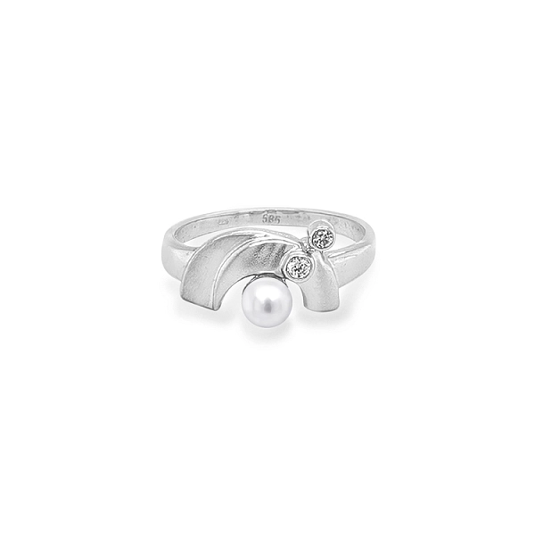 Nhẫn vàng đính ngọc trai và đá zircon