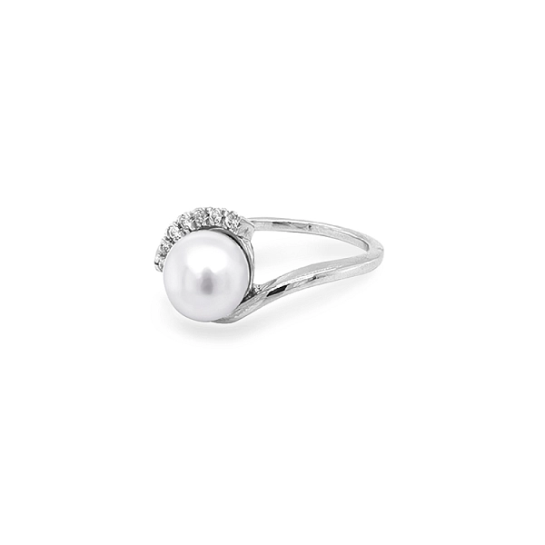Nhẫn vàng đính ngọc trai và đá zircon