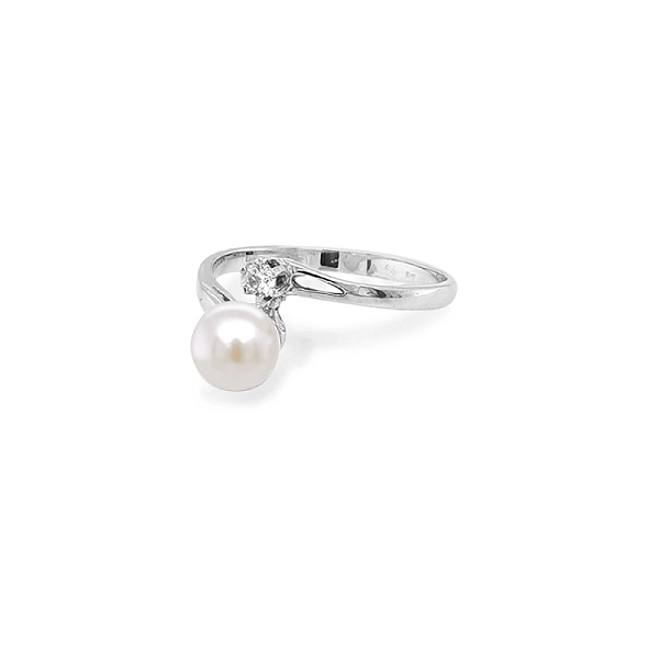 Nhẫn vàng đính ngọc trai và đá zircon