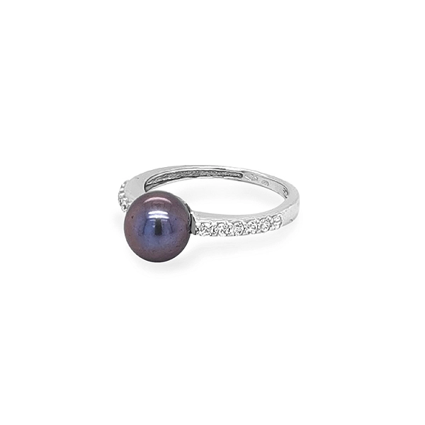 Nhẫn vàng đính ngọc trai đen và đá zircon