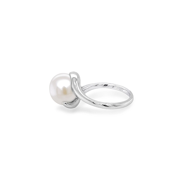 Nhẫn vàng đính ngọc trai và đá zircon