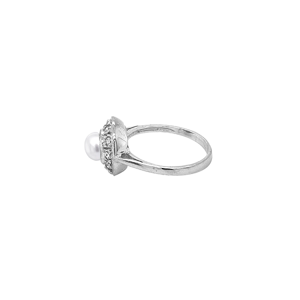 Nhẫn vàng đính ngọc trai và đá zircon