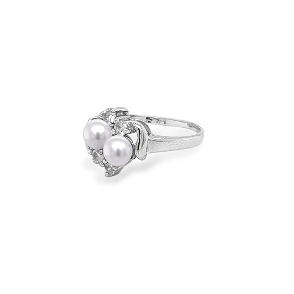 Nhẫn vàng đính ngọc trai và đá zircon