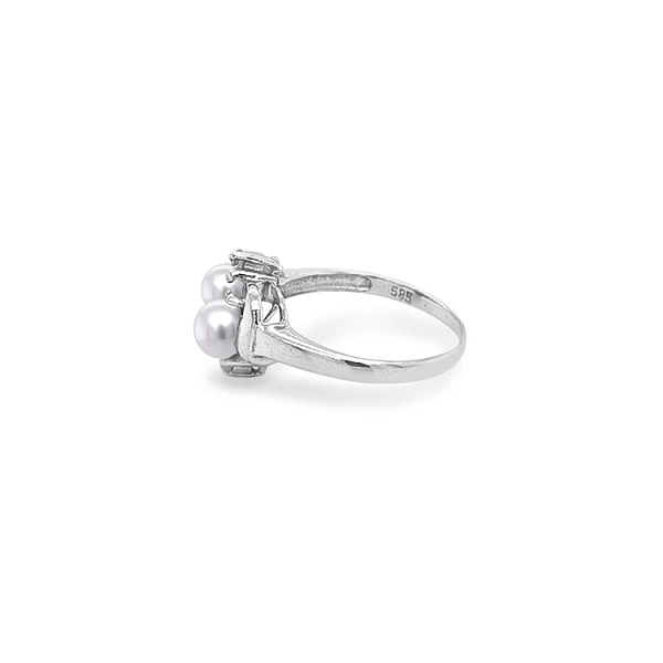 Nhẫn vàng đính ngọc trai và đá zircon