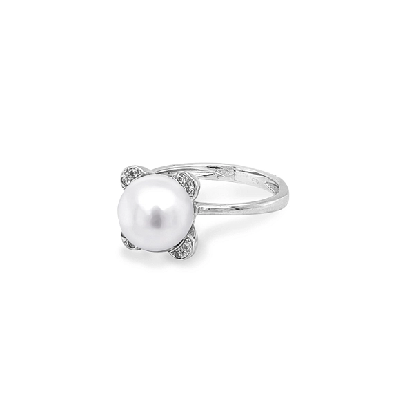 Nhẫn vàng đính ngọc trai và đá zircon