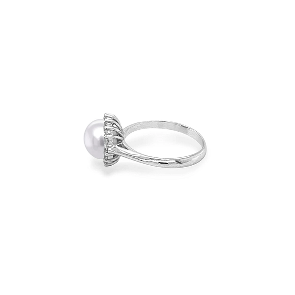 Nhẫn vàng đính ngọc trai và đá zircon