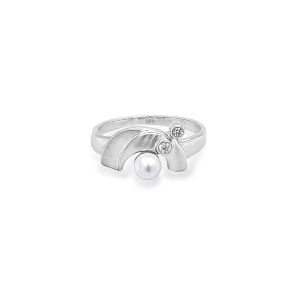 Nhẫn vàng đính ngọc trai và đá zircon