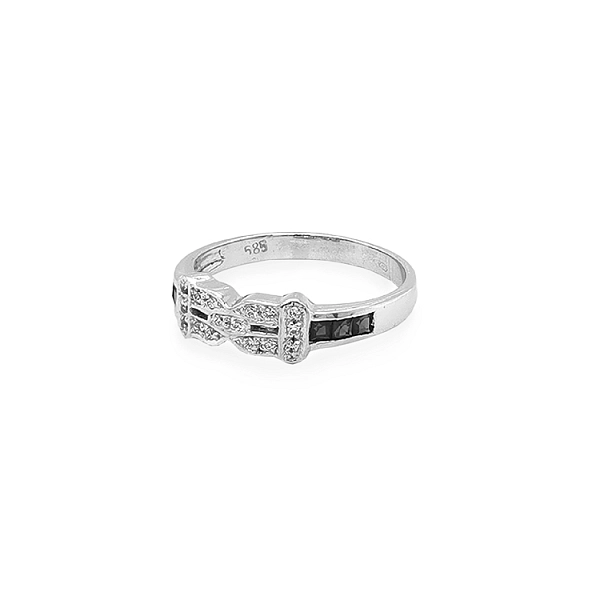 Nhẫn vàng đính đá zircon