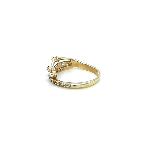 Nhẫn vàng đính đá zircon
