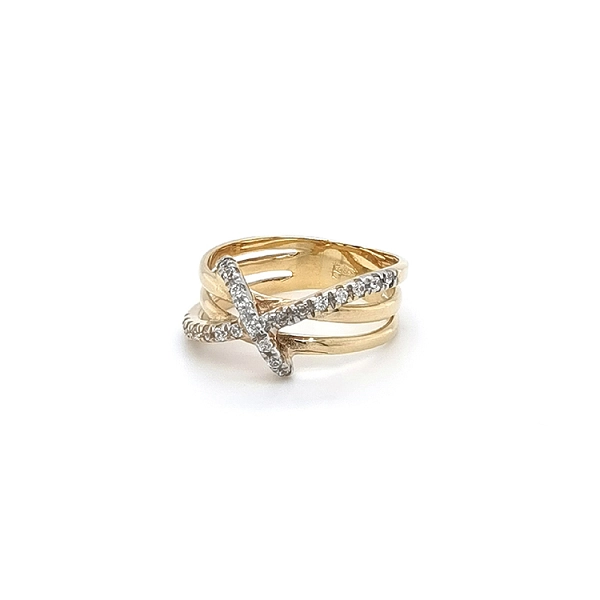 Nhẫn kết hợp vàng và zirconia