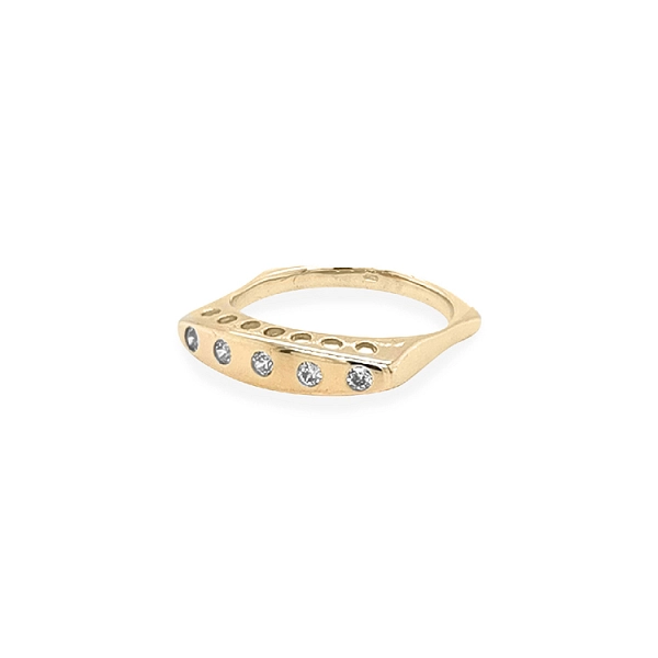 Nhẫn vàng đính đá zircon