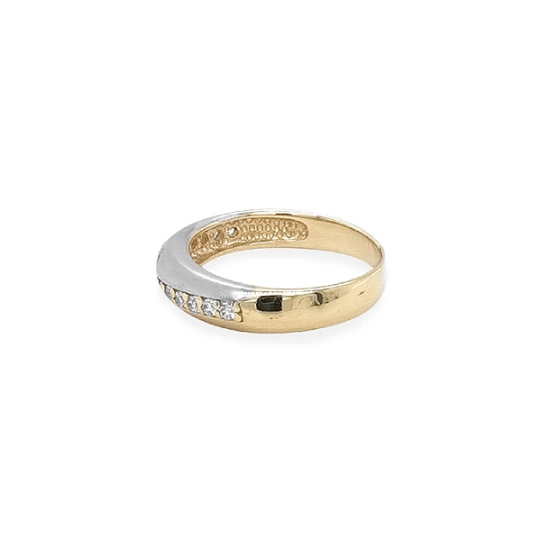 Nhẫn vàng đính đá zircon làm từ vàng kết hợp