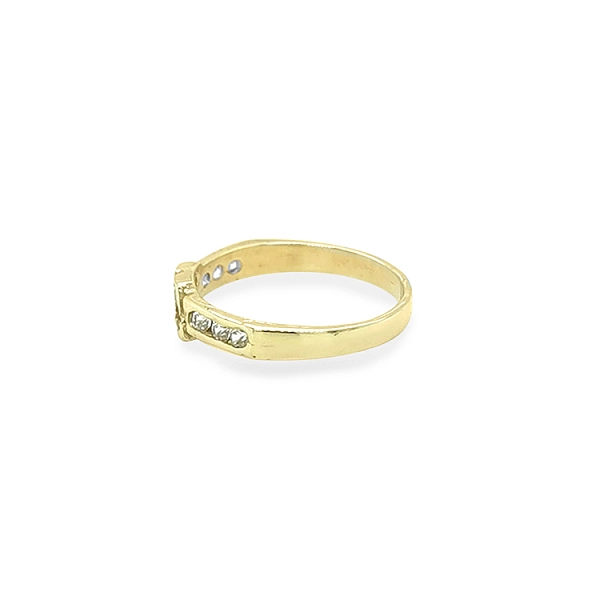 Nhẫn vàng đính đá zircon