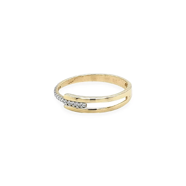 Nhẫn vàng đính đá zircon