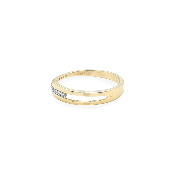 Nhẫn vàng đính đá zircon