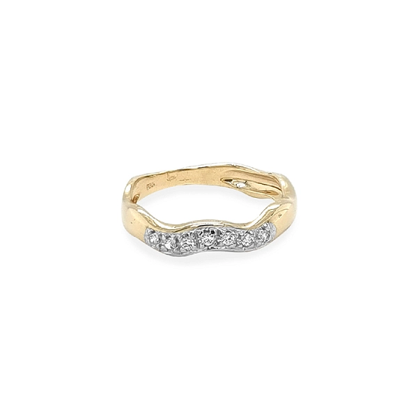 Nhẫn vàng đính đá zircon