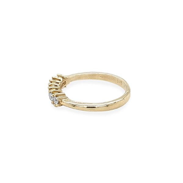 Nhẫn vàng đính đá zircon