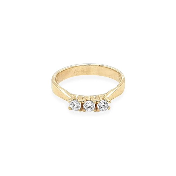 Nhẫn vàng đính đá zircon