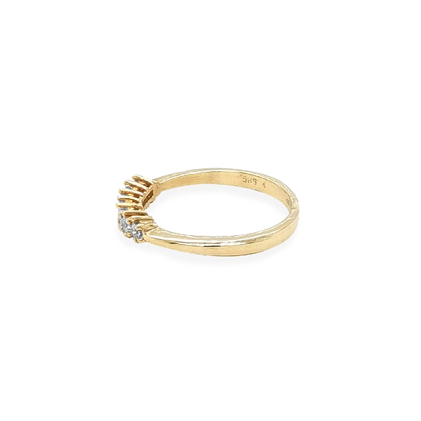 Nhẫn vàng đính đá zircon