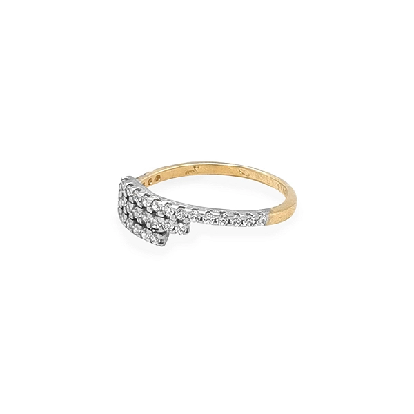 Nhẫn vàng đính đá zircon