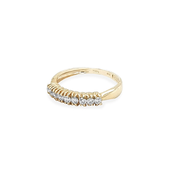 Nhẫn vàng đính đá zircon