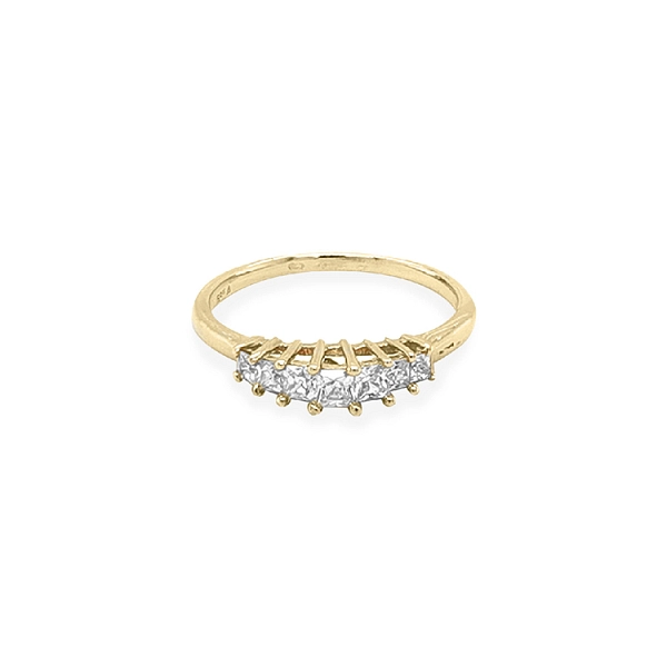Nhẫn vàng đính đá zircon
