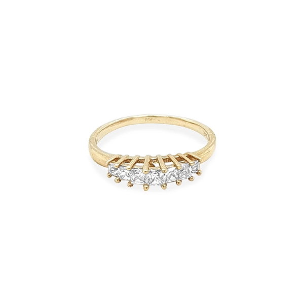 Nhẫn vàng đính đá zircon