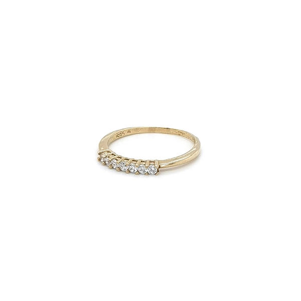 Nhẫn vàng đính đá zircon