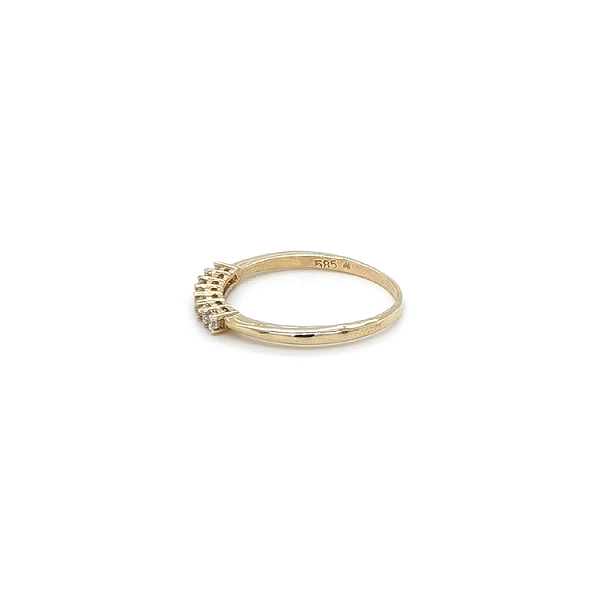 Nhẫn vàng đính đá zircon