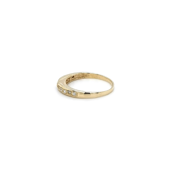 Nhẫn vàng đính đá zircon